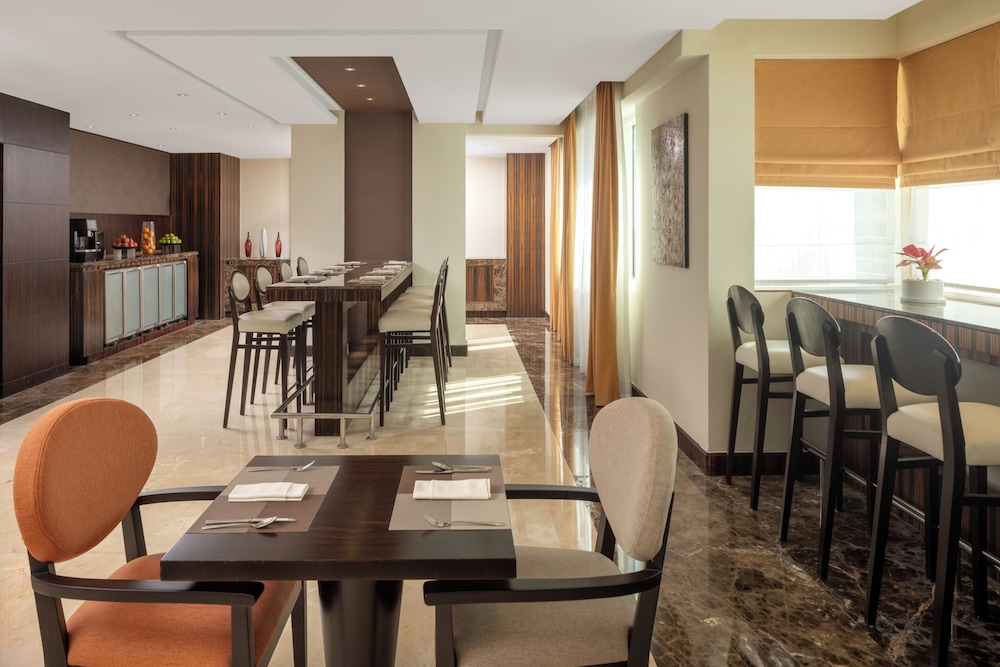 Radisson Blu Hotel, Dubai Barsha Heights — Restaurant & bars in Dubai