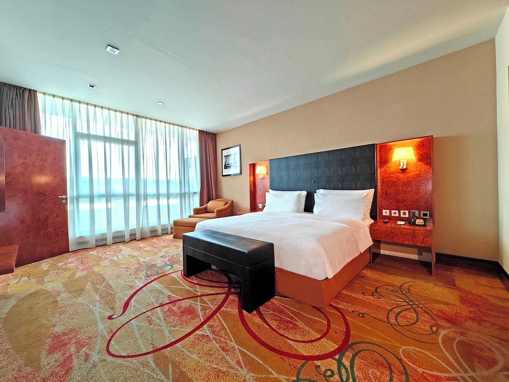 Millennium Airport Hotel Dubai — Hotel rooms in Dubai