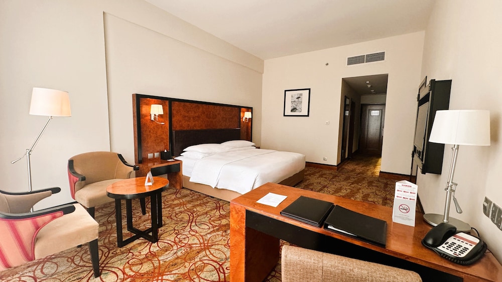 Millennium Airport Hotel Dubai — Hotel rooms in Dubai