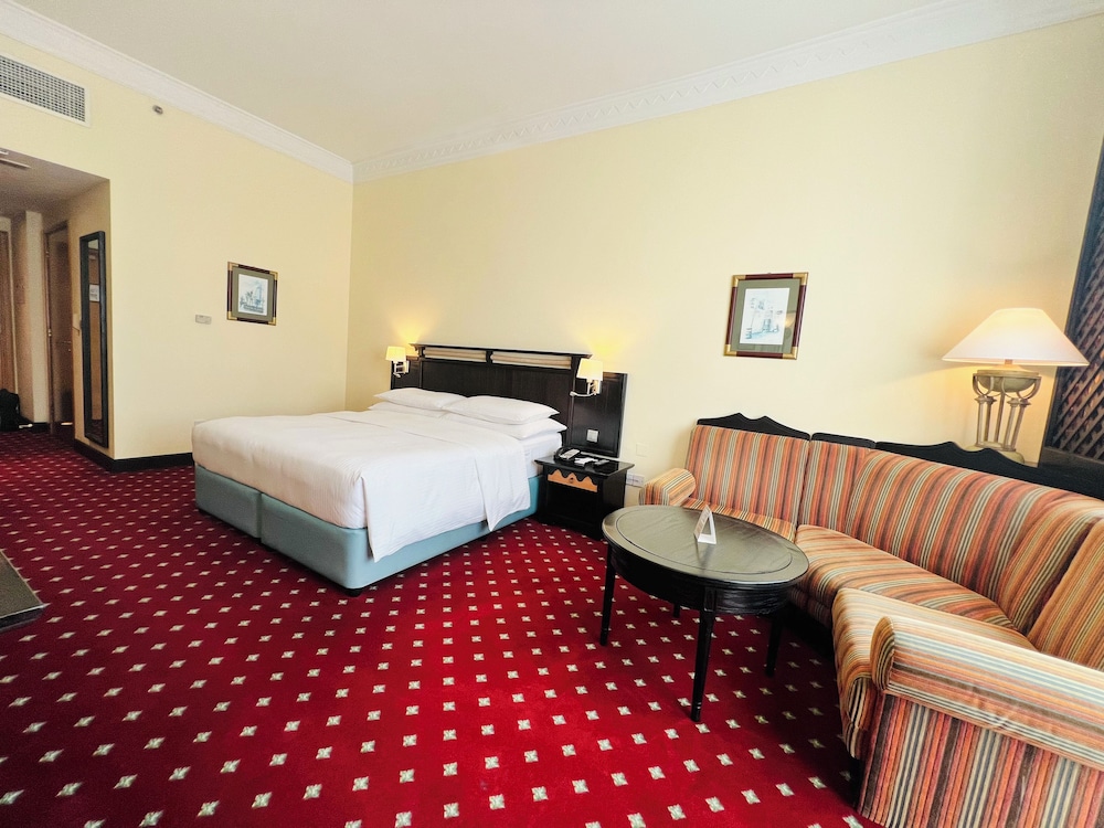Millennium Airport Hotel Dubai — Hotel rooms in Dubai
