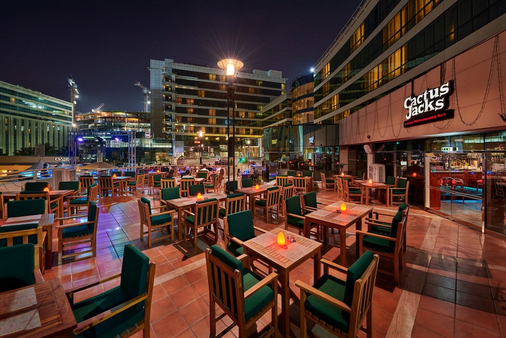 Millennium Airport Hotel Dubai — Restaurant & bars in Dubai