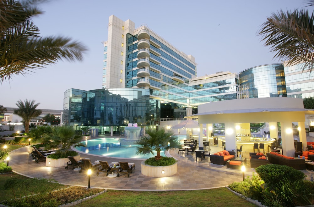 Millennium Airport Hotel Dubai — Hotel building in Dubai