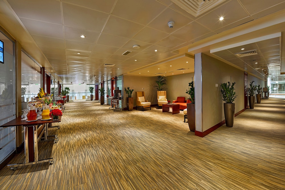 Millennium Airport Hotel Dubai — Hotel building in Dubai