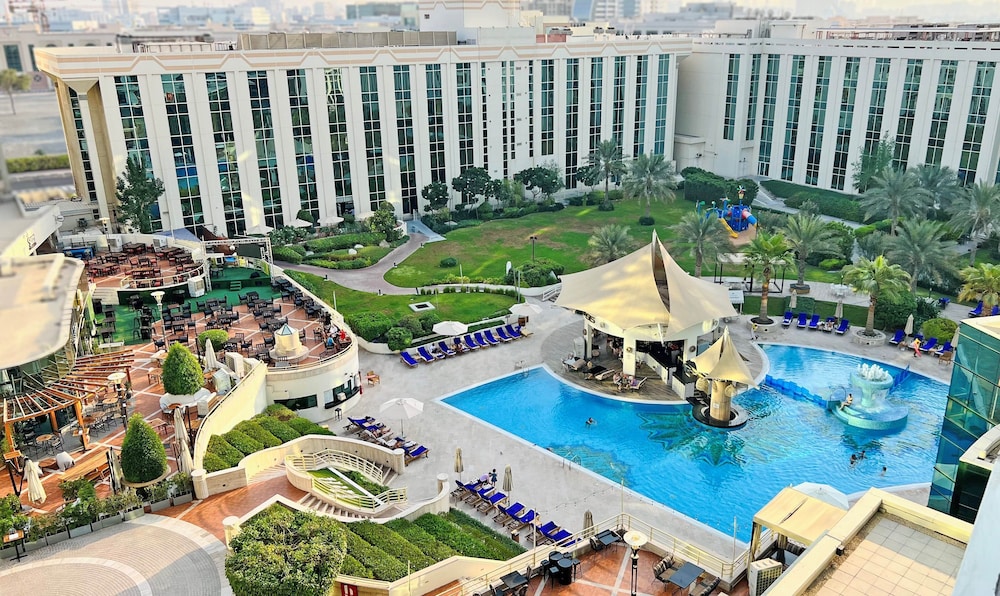 Millennium Airport Hotel Dubai — Hotel building in Dubai