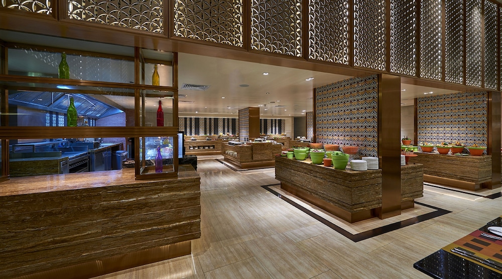 Millennium Airport Hotel Dubai — Restaurant & bars in Dubai