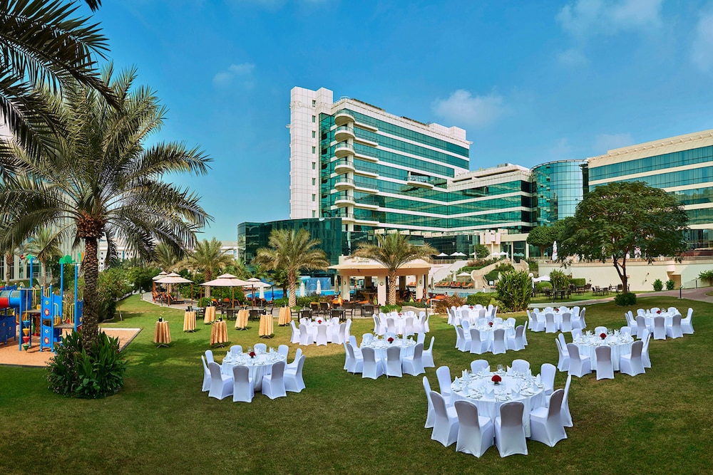 Millennium Airport Hotel Dubai — Hotel building in Dubai