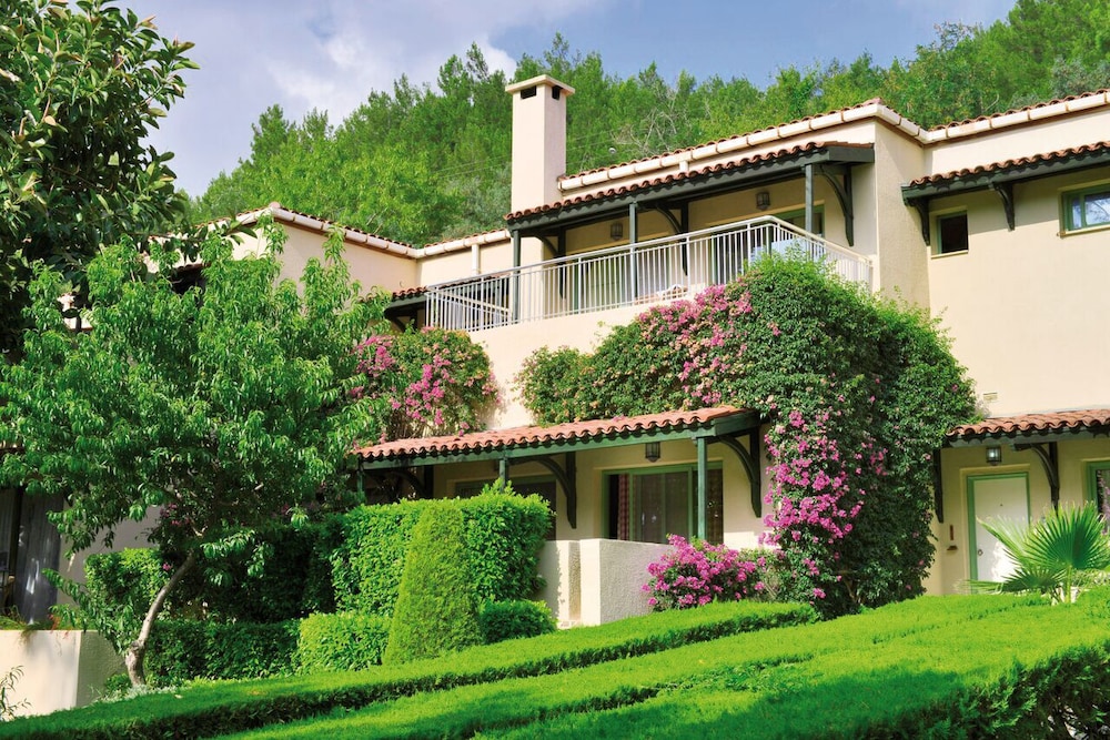 Labranda Mares Marmaris - All Inclusive — Hotel building in Marmaris, Mugla