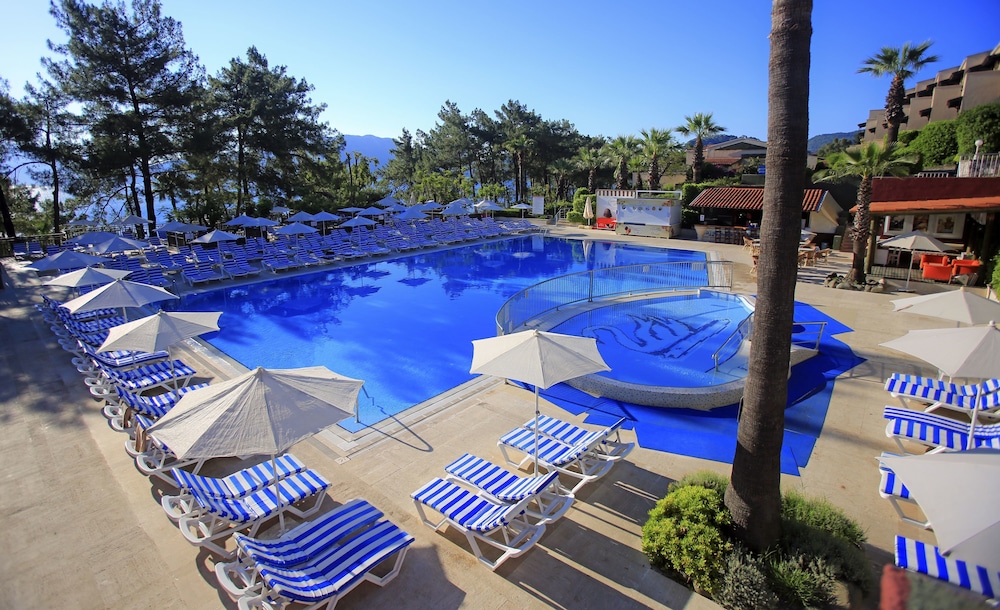 Labranda Mares Marmaris - All Inclusive — Swimming pool in Marmaris, Mugla