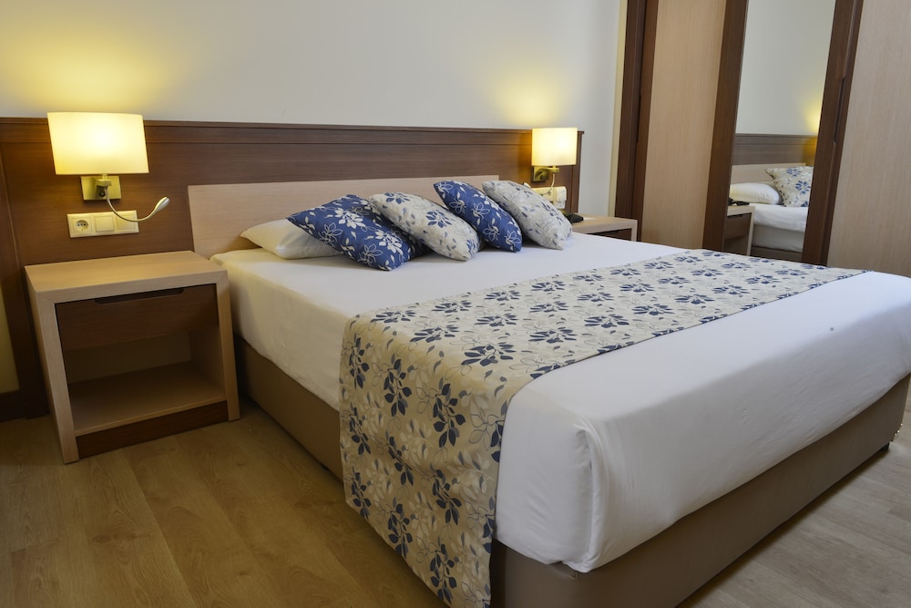 Labranda Mares Marmaris - All Inclusive — Hotel rooms in Marmaris, Mugla
