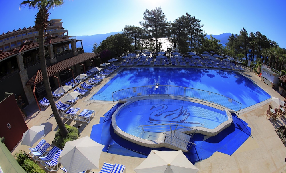 Labranda Mares Marmaris - All Inclusive — Swimming pool in Marmaris, Mugla