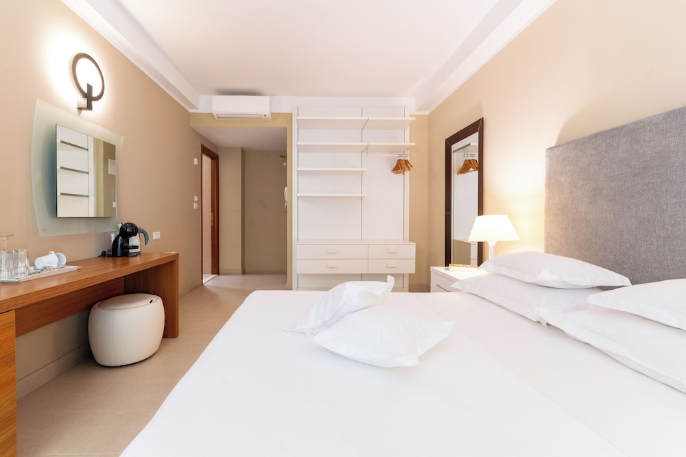 The Residence — Hotel rooms in Podstrana, Split-Dalmatia