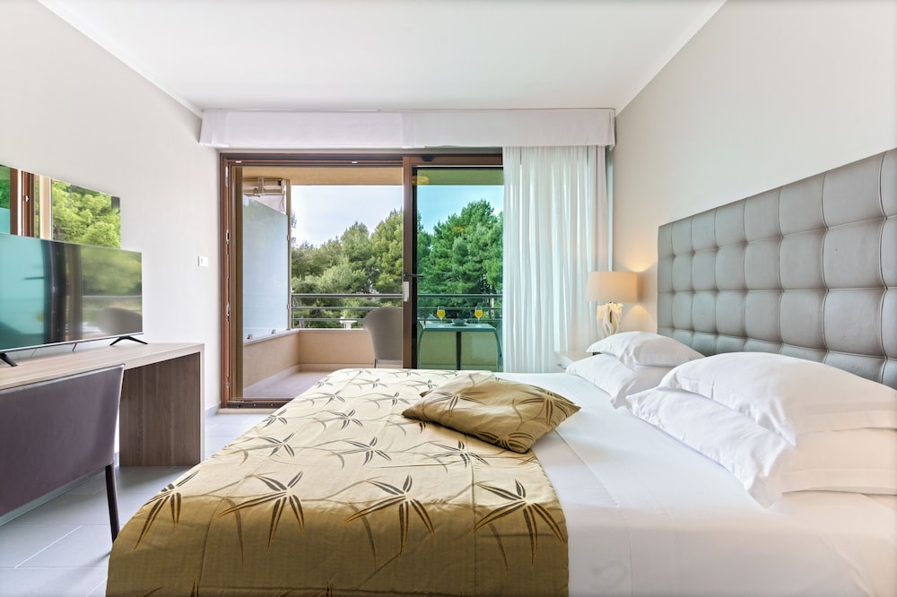 The Residence — Hotel rooms in Podstrana, Split-Dalmatia