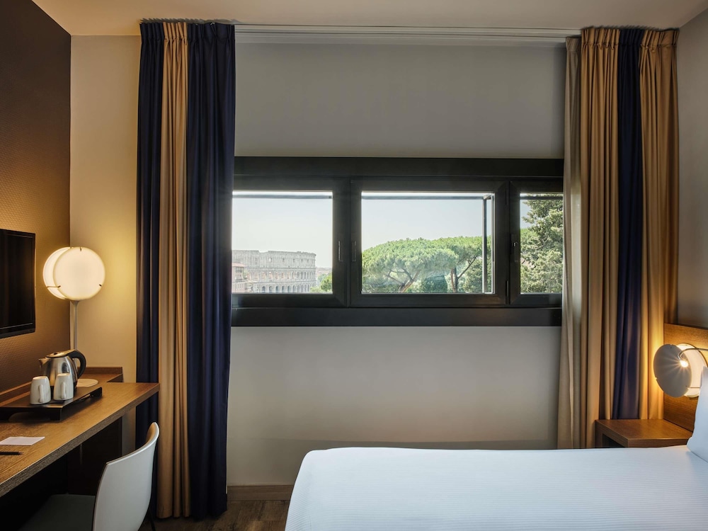 Mercure Roma Centro Colosseo — Hotel rooms in Rome, Lazio