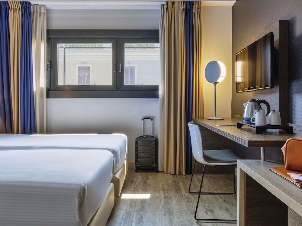 Mercure Roma Centro Colosseo — Hotel rooms in Rome, Lazio