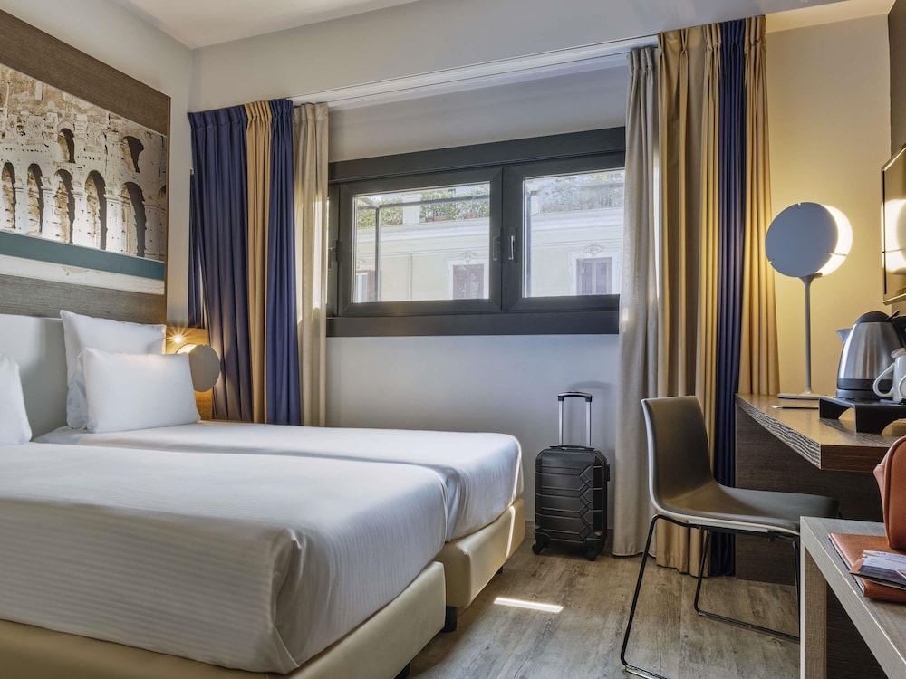Mercure Roma Centro Colosseo — Hotel rooms in Rome, Lazio