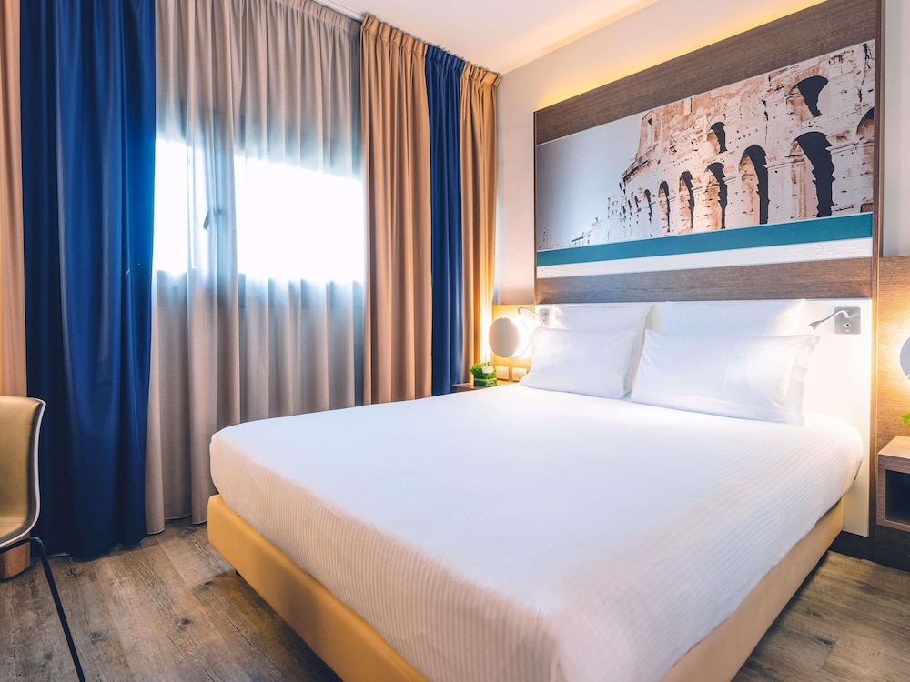 Mercure Roma Centro Colosseo — Hotel rooms in Rome, Lazio