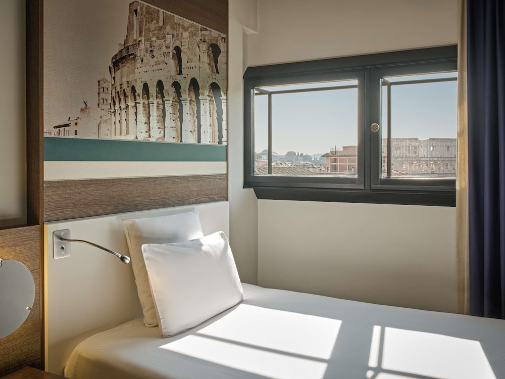 Mercure Roma Centro Colosseo — Hotel rooms in Rome, Lazio