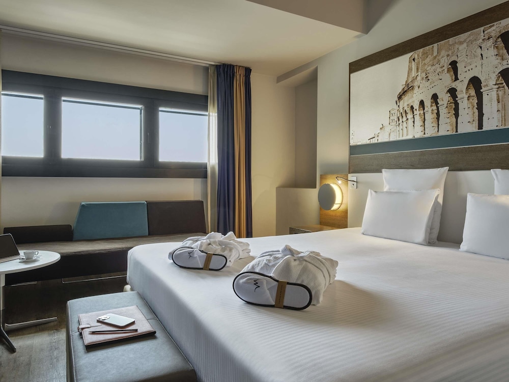Mercure Roma Centro Colosseo — Hotel rooms in Rome, Lazio