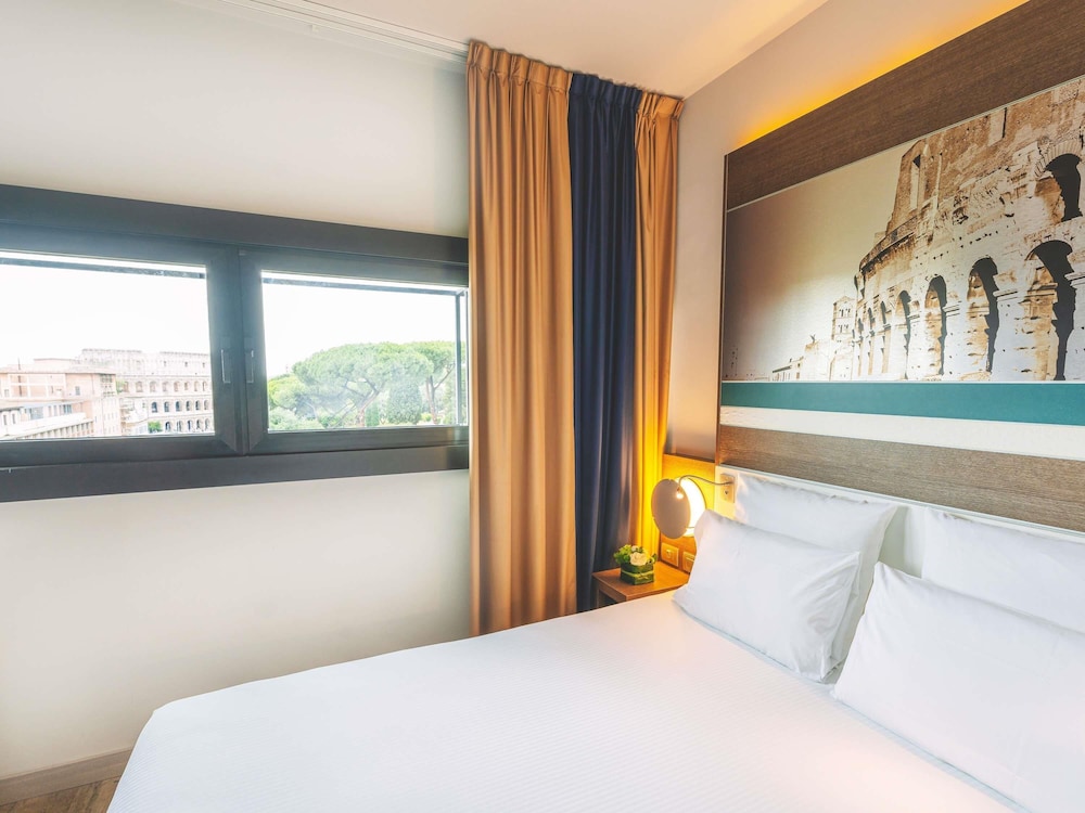 Mercure Roma Centro Colosseo — Hotel rooms in Rome, Lazio