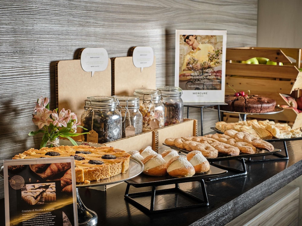 Mercure Roma Centro Colosseo — Hotel rooms in Rome, Lazio