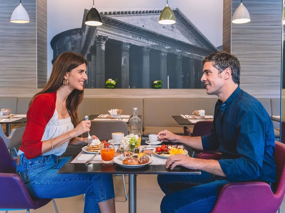 Mercure Roma Centro Colosseo — Restaurant & bars in Rome, Lazio