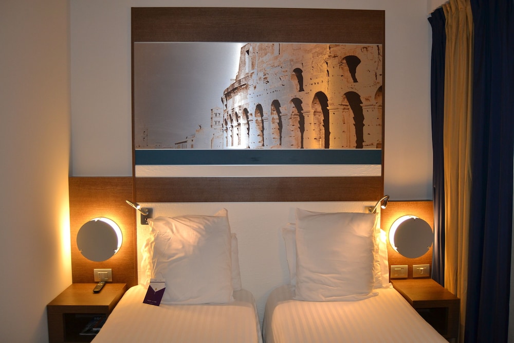 Mercure Roma Centro Colosseo — Hotel rooms in Rome, Lazio