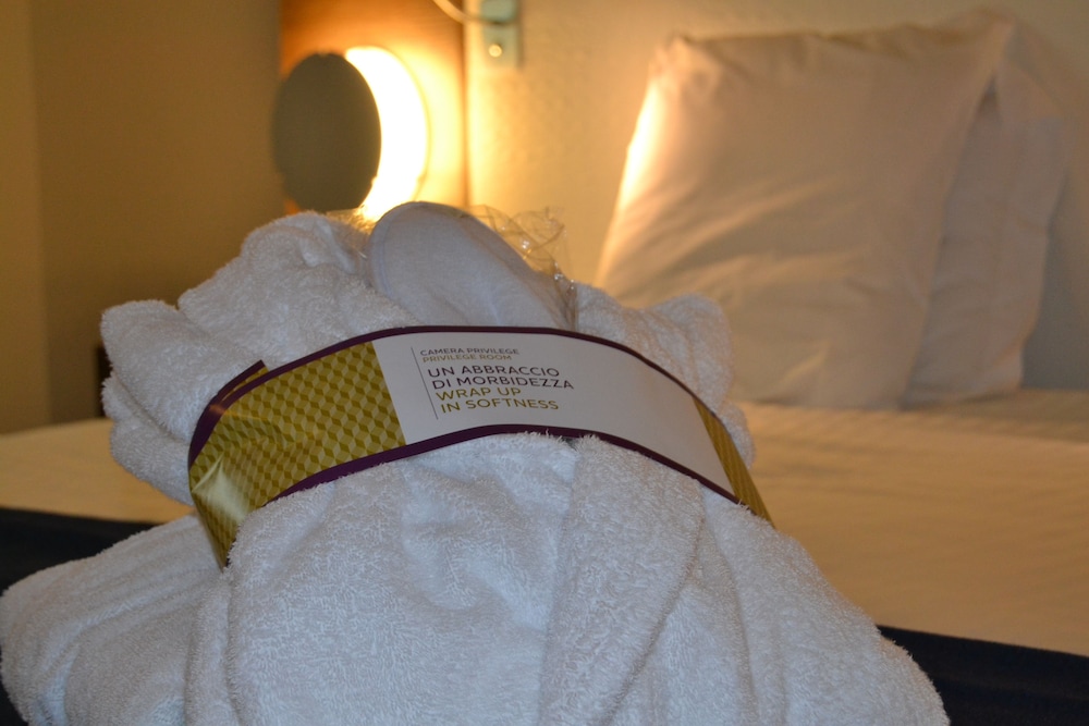 Mercure Roma Centro Colosseo — Hotel rooms in Rome, Lazio