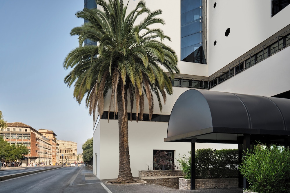 Mercure Roma Centro Colosseo — Hotel building in Rome, Lazio
