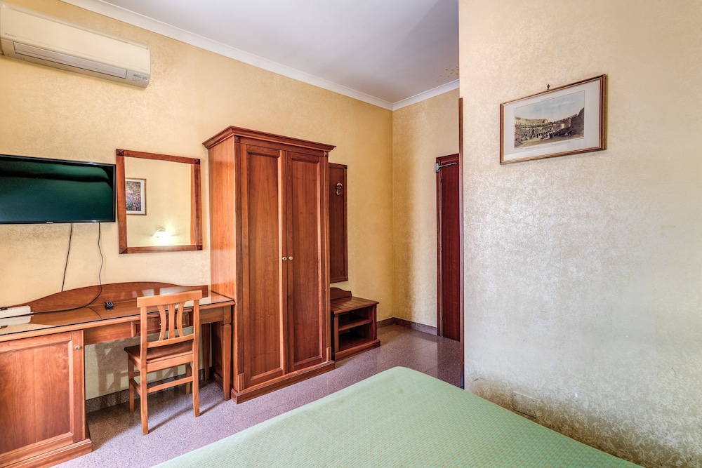 Hotel Milo — Hotel rooms in Rome, Lazio