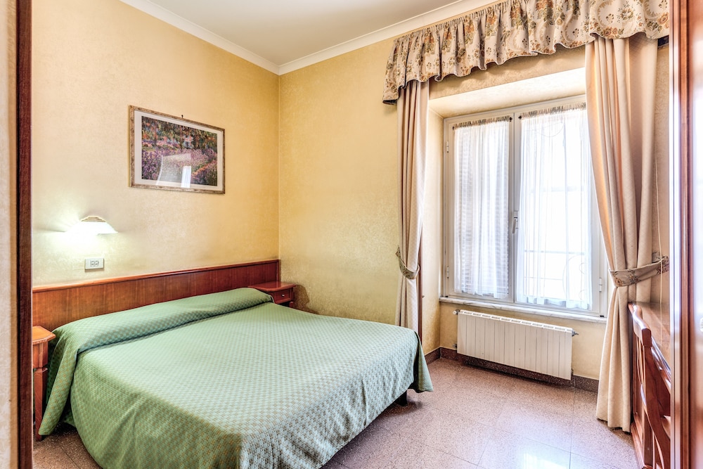 Hotel Milo — Hotel rooms in Rome, Lazio