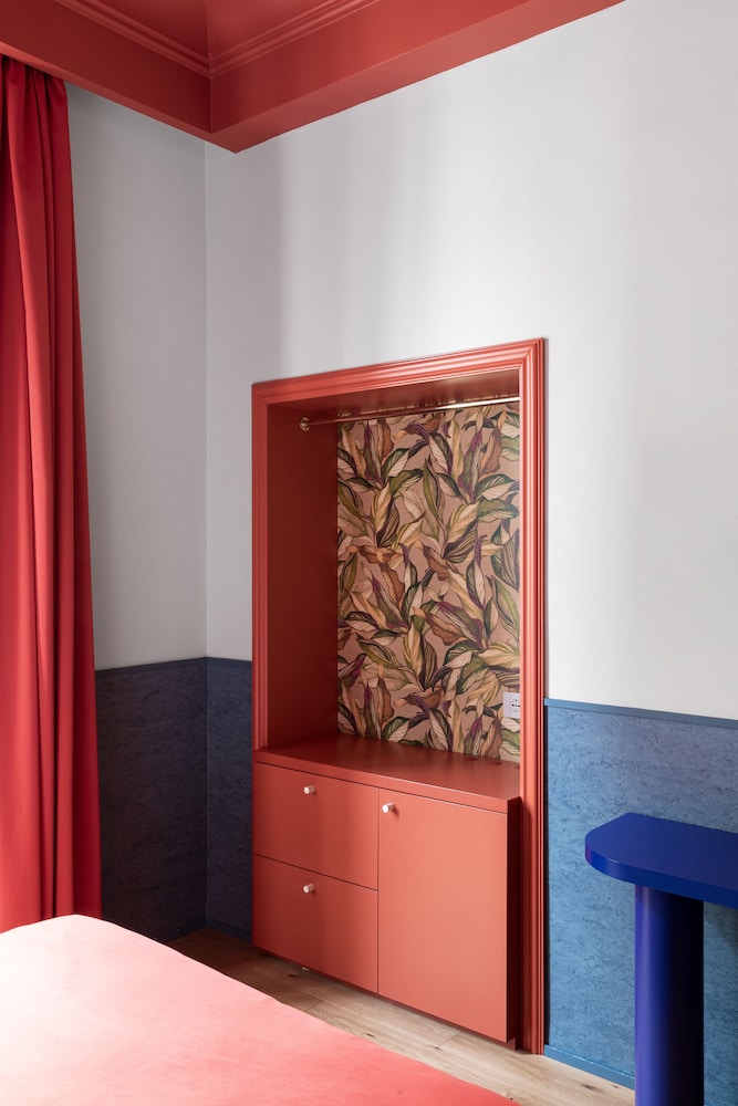 Hotel Montecarlo — Hotel rooms in Rome, Lazio