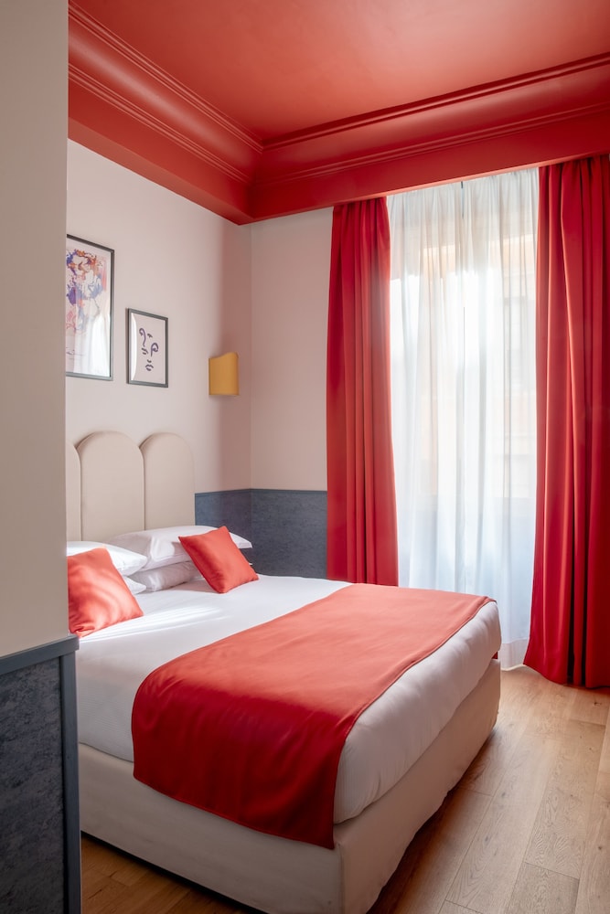 Hotel Montecarlo — Hotel rooms in Rome, Lazio