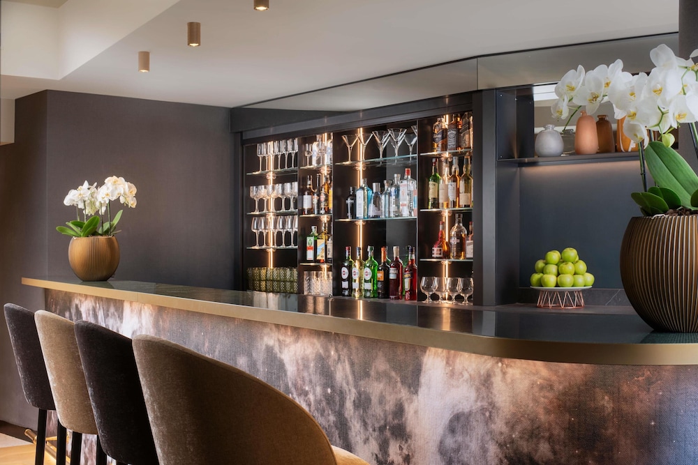 NH Collection Roma Giustiniano — Restaurant & bars in Rome, Lazio