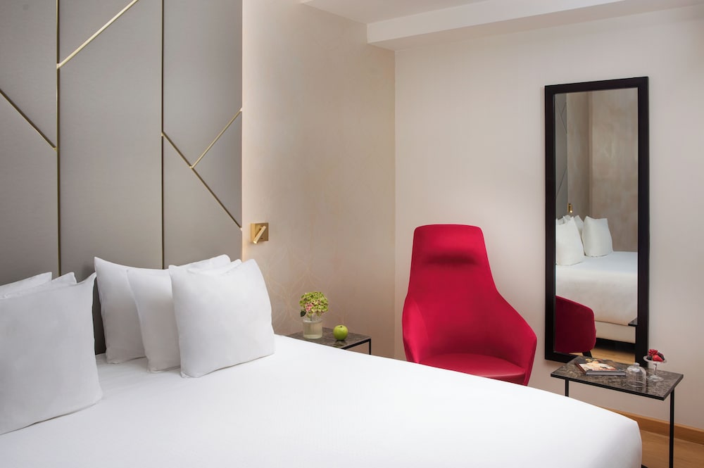 NH Collection Roma Giustiniano — Hotel rooms in Rome, Lazio