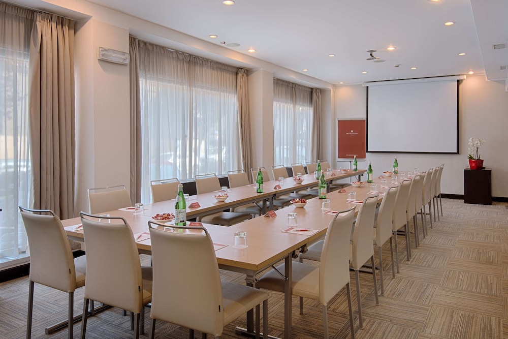 NH Collection Roma Giustiniano — Restaurant & bars in Rome, Lazio