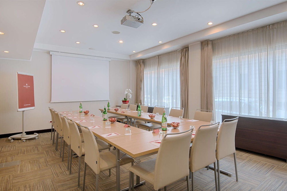 NH Collection Roma Giustiniano — Hotel rooms in Rome, Lazio