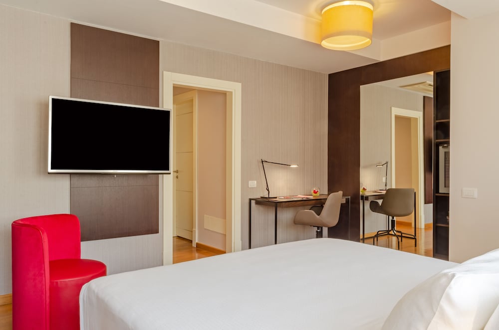 NH Collection Roma Giustiniano — Hotel rooms in Rome, Lazio
