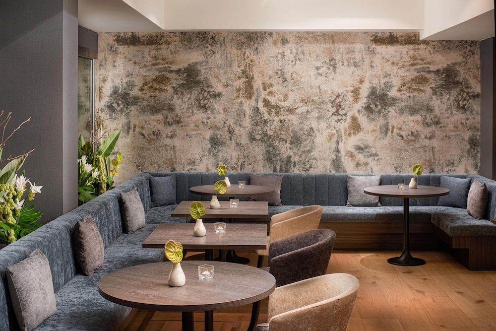 NH Collection Roma Giustiniano — Restaurant & bars in Rome, Lazio