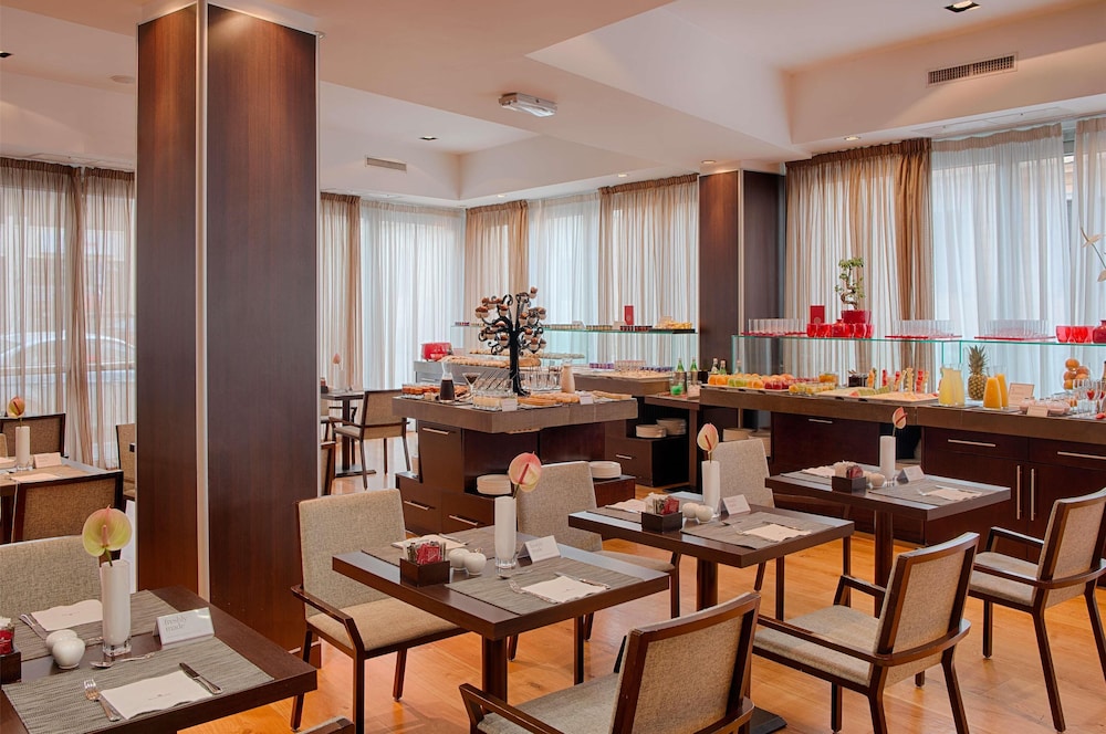 NH Collection Roma Giustiniano — Restaurant & bars in Rome, Lazio