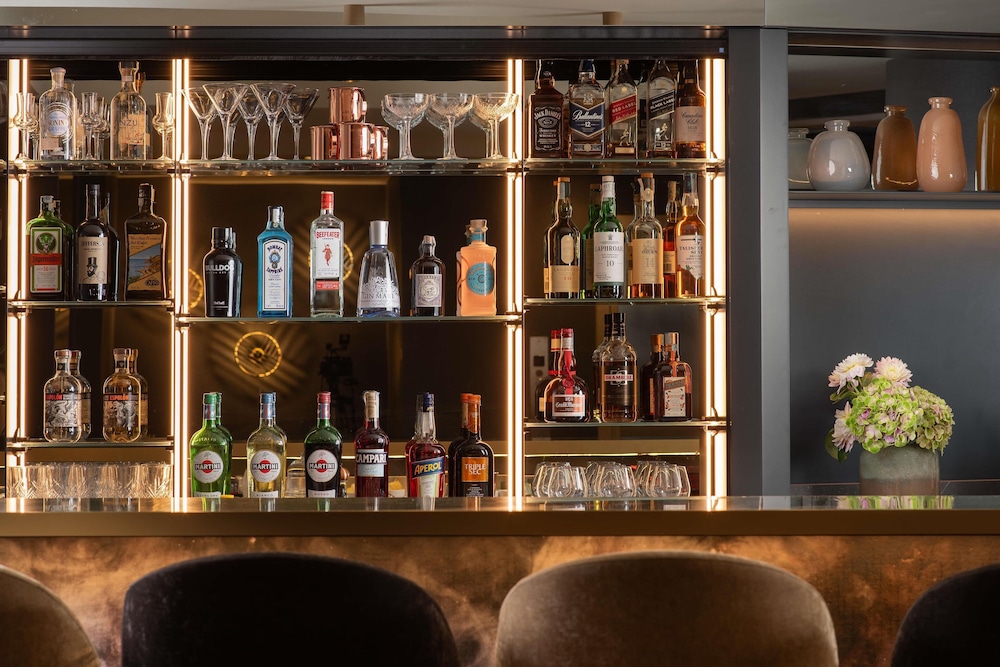 NH Collection Roma Giustiniano — Restaurant & bars in Rome, Lazio