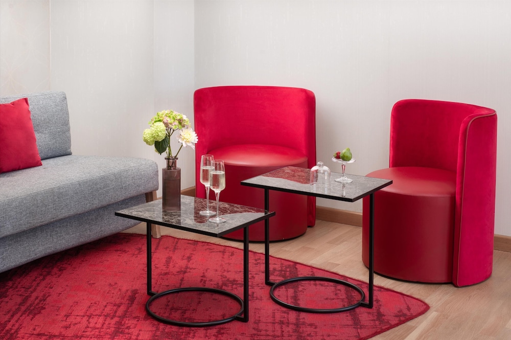 NH Collection Roma Giustiniano — Hotel rooms in Rome, Lazio