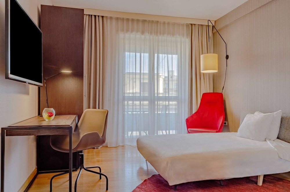 NH Collection Roma Giustiniano — Hotel rooms in Rome, Lazio