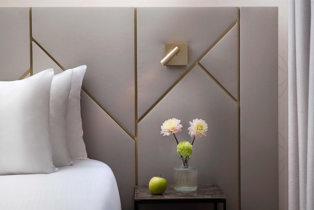 NH Collection Roma Giustiniano — Hotel rooms in Rome, Lazio