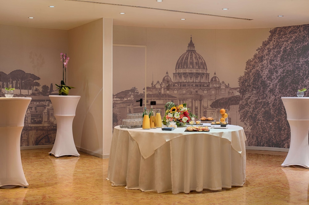 NH Roma Villa Carpegna — Restaurant & bars in Rome, Lazio