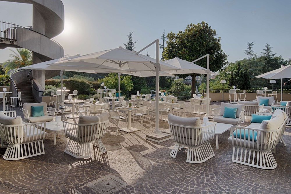 NH Roma Villa Carpegna — Restaurant & bars in Rome, Lazio
