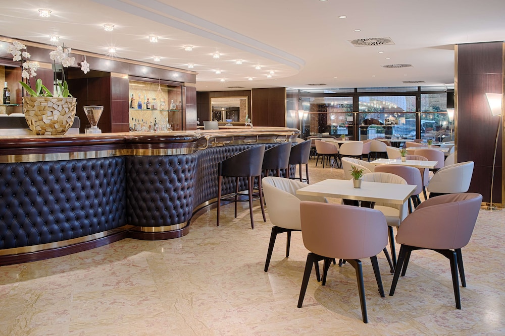 NH Roma Villa Carpegna — Restaurant & bars in Rome, Lazio