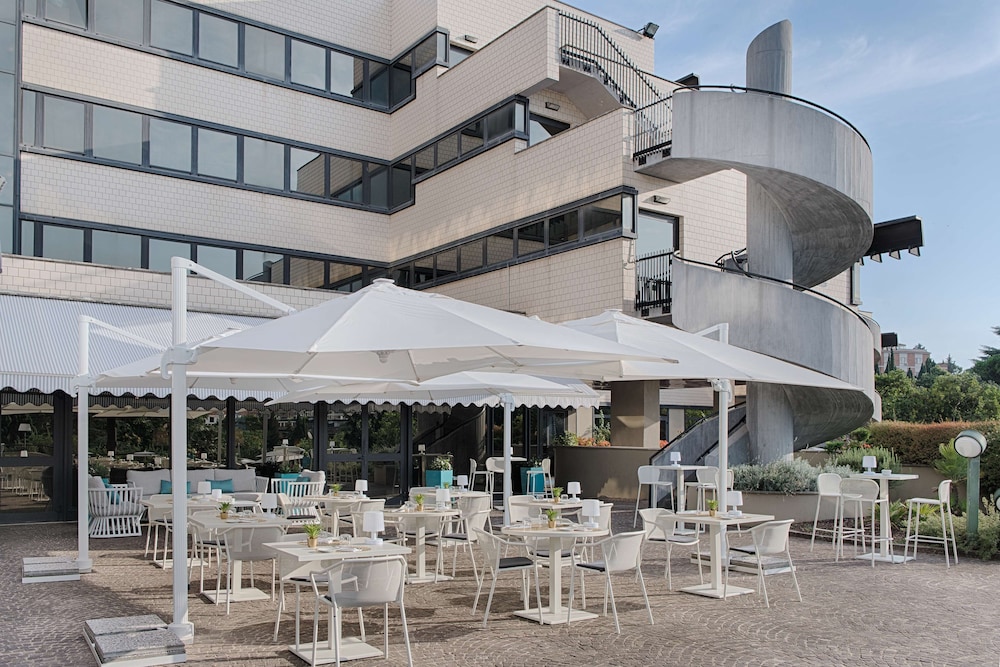 NH Roma Villa Carpegna — Restaurant & bars in Rome, Lazio