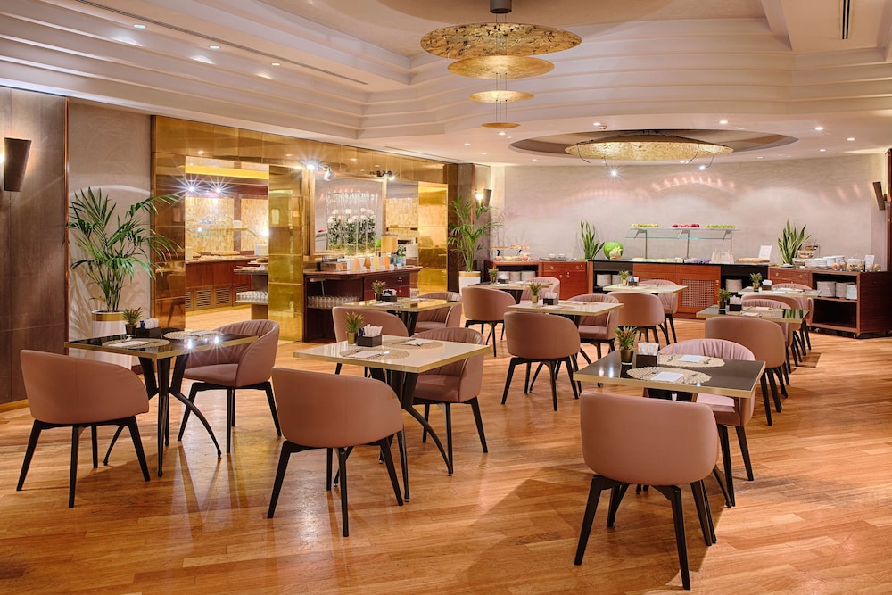 NH Roma Villa Carpegna — Restaurant & bars in Rome, Lazio