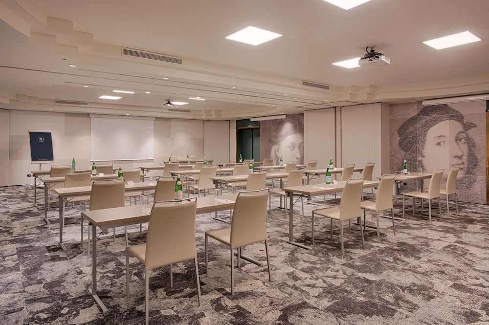 NH Roma Villa Carpegna — Restaurant & bars in Rome, Lazio
