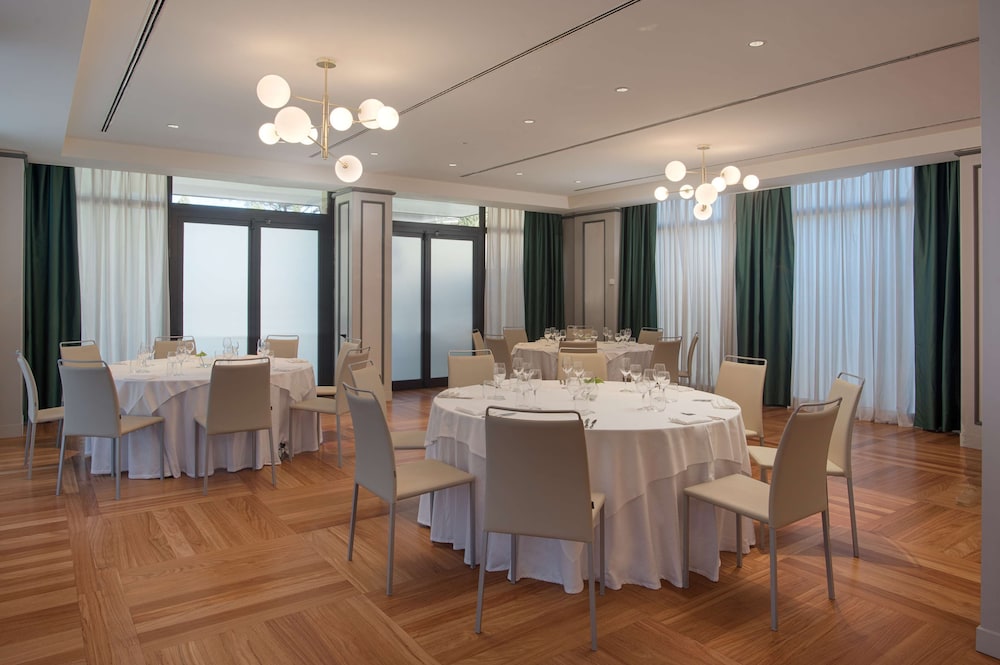 NH Roma Villa Carpegna — Restaurant & bars in Rome, Lazio